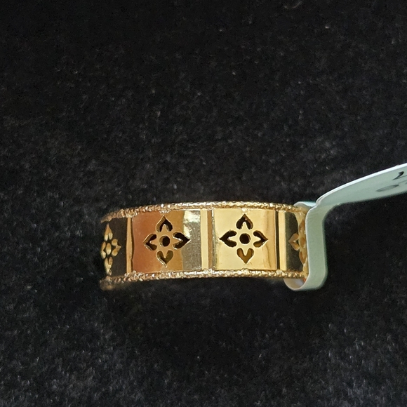 14 kt Solid Gold Band - Picture 1 of 8